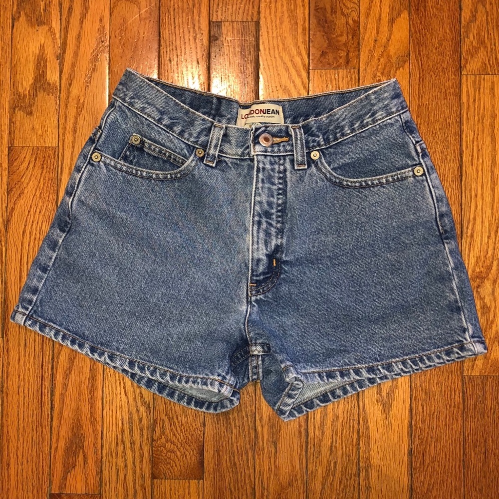 VINTAGE HIGH WAISTED JEAN SHORTS